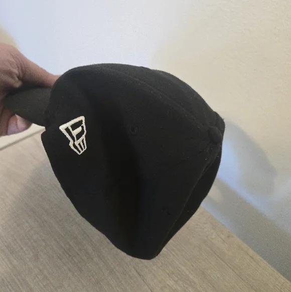 MLB Pittsburgh Pirates Embroidered LOGO Hat Mens Large XL Baseball 39 Thirty - Picture 2 of 4